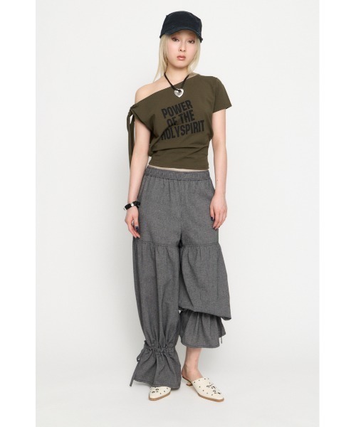 LAGUA GEM(ラグアジェム)の「SHOULDER RIBBON PRINT トップス(Tシャツ/カットソー・レディース・カーキ/ブラック/アイボリー・FREE)」の14枚目の写真