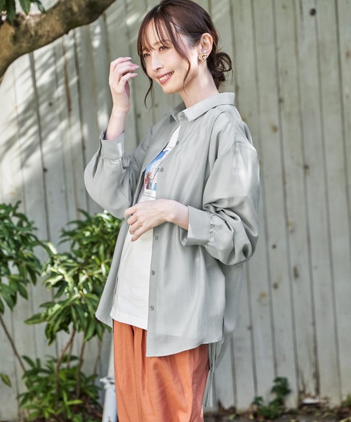 ikka(イッカ)の「サテン/ドビーサイドリボンシャツ(シャツ/ブラウス・レディース・オフホワイト/グレイッシュベージュ/ブルー/ピンク/グリーン/チャコール・L/M/S)」の9枚目の写真