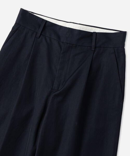 Saturdays NYC（サタデーズ ニューヨークシティ ）の「Kim Pleated Pants | WOMEN（その他パンツ・レディース・ネイビー/ベージュ・S/M/L）」の15枚目の写真