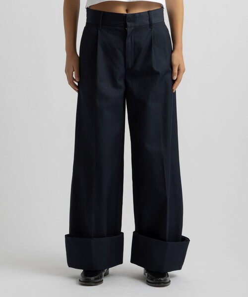 Saturdays NYC（サタデーズ ニューヨークシティ ）の「Kim Pleated Pants | WOMEN（その他パンツ・レディース・ネイビー/ベージュ・S/M/L）」の2枚目の写真