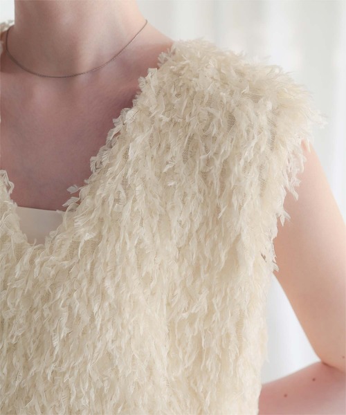 titivate（ティティベイト）の「前後2wayフェザーペプラムトップス/ベスト（ベスト・レディース・アイボリー/グレイッシュベージュ/ブラック・L/M）」の7枚目の写真