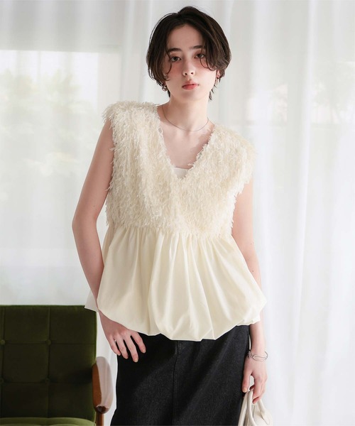 titivate（ティティベイト）の「前後2wayフェザーペプラムトップス/ベスト（ベスト・レディース・アイボリー/グレイッシュベージュ/ブラック・L/M）」の9枚目の写真