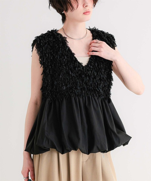 titivate（ティティベイト）の「前後2wayフェザーペプラムトップス/ベスト（ベスト・レディース・アイボリー/グレイッシュベージュ/ブラック・L/M）」の12枚目の写真