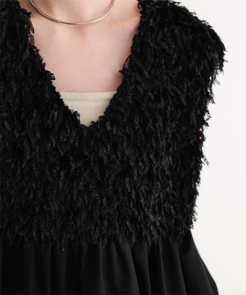 titivate（ティティベイト）の「前後2wayフェザーペプラムトップス/ベスト（ベスト・レディース・アイボリー/グレイッシュベージュ/ブラック・L/M）」の14枚目の写真