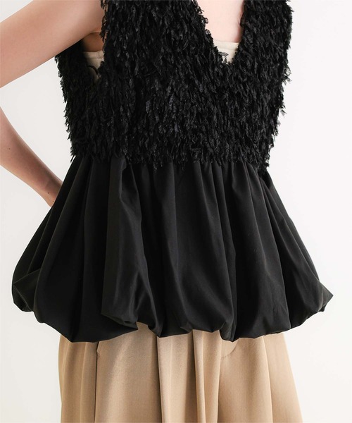 titivate（ティティベイト）の「前後2wayフェザーペプラムトップス/ベスト（ベスト・レディース・アイボリー/グレイッシュベージュ/ブラック・L/M）」の16枚目の写真