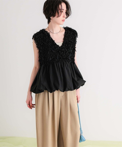 titivate（ティティベイト）の「前後2wayフェザーペプラムトップス/ベスト（ベスト・レディース・アイボリー/グレイッシュベージュ/ブラック・L/M）」の18枚目の写真