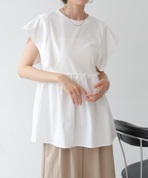 Bab(バブ)の「スクエアーショルダーペプラムトップス(Tシャツ/カットソー・レディース・オフホワイト/ブラック・MEDIUM)」の3枚目の写真