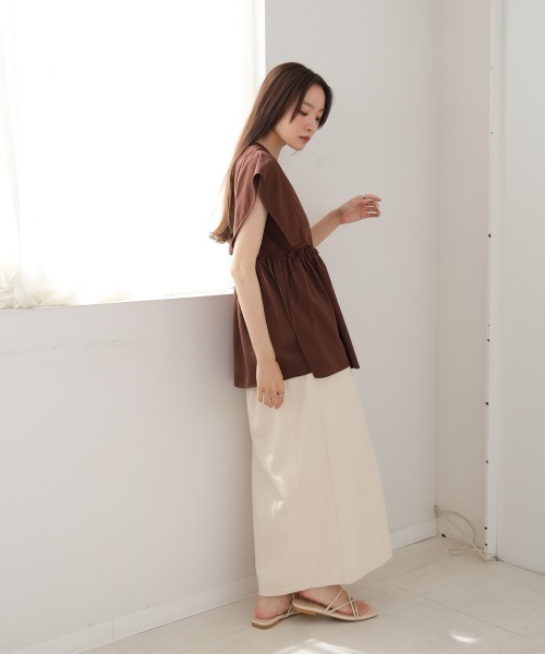 Bab(バブ)の「スクエアーショルダーペプラムトップス(Tシャツ/カットソー・レディース・オフホワイト/ブラック・MEDIUM)」の21枚目の写真