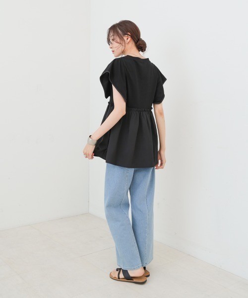Bab(バブ)の「スクエアーショルダーペプラムトップス(Tシャツ/カットソー・レディース・オフホワイト/ブラック・MEDIUM)」の17枚目の写真