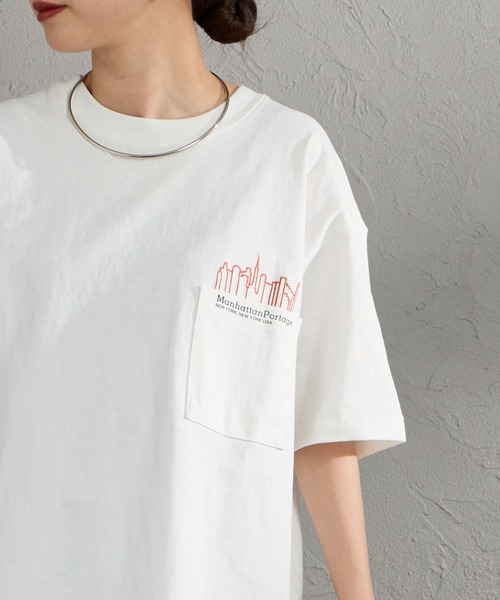 Manhattan Portage（マンハッタンポーテージ）の「[MANHATTAN PORTAGE/マンハッタンポーテージ] 別注 ポケット刺繍ロゴ バックプリントTシャツ（Tシャツ/カットソー・レディース・ネイビー/ブラック/ベージュ/ライトグレー/ホワイト・XL/L/M/S）」の19枚目の写真