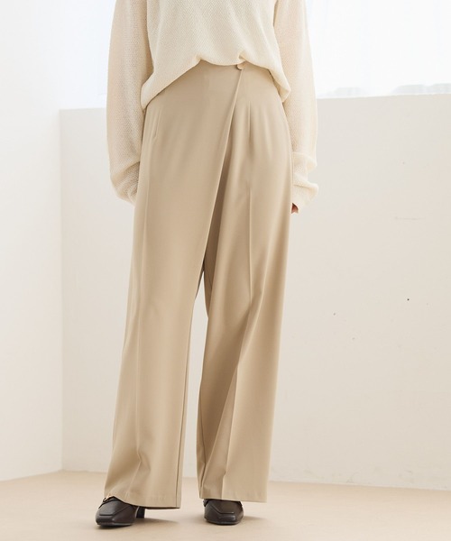 Andemiu(アンデミュウ)の「ラップ風ボタンパンツ653032(スラックス・レディース・ベージュ/ネイビー・SMALL/MEDIUM)」の4枚目の写真