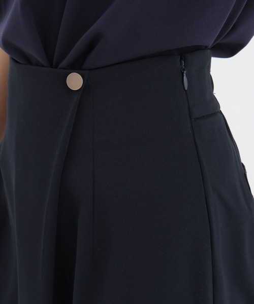 Andemiu(アンデミュウ)の「ラップ風ボタンパンツ653032(スラックス・レディース・ベージュ/ネイビー・SMALL/MEDIUM)」の14枚目の写真