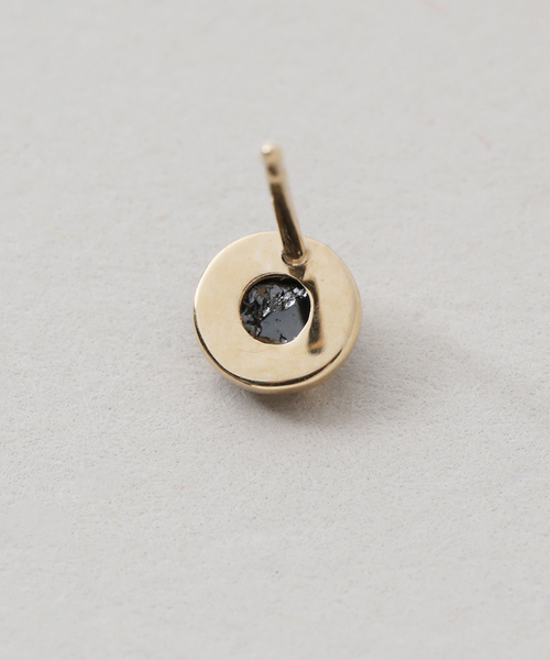 Lilas(リラ)の「ブラックダイヤローズカットピアス K10(両耳)(ピアス(両耳用)・レディース・ゴールド・FREE)」の11枚目の写真