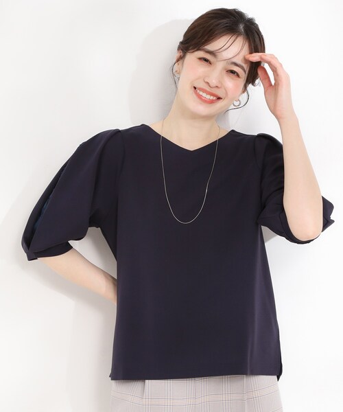 SHOO・LA・RUE(シューラルー)の「【洗濯機可/S-LL/ストレッチ】スリットレーススリーブトップス(Tシャツ/カットソー・レディース・ライトベージュ/ネイビー/ピンク・04/03/02/01)」の12枚目の写真