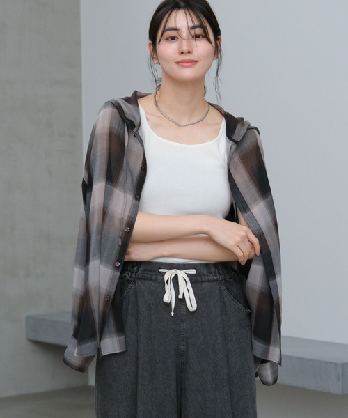 LAKOLE(ラコレ)の「14ゲージ総針スクエアタンク / 659887(タンクトップ・レディース・ホワイト/ブラウン/ライトグリーン/イエロー/ブラック/オフホワイト・FREE)」の16枚目の写真