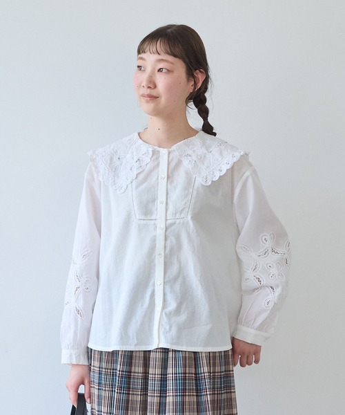 bulle de savon(ビュルデサボン)の「バテンレース 角衿ブラウス(シャツ/ブラウス・レディース・ホワイト/ネイビー/ミント・FREE)」の2枚目の写真