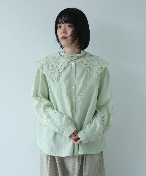 bulle de savon(ビュルデサボン)の「バテンレース 角衿ブラウス(シャツ/ブラウス・レディース・ホワイト/ネイビー/ミント・FREE)」の1枚目の写真