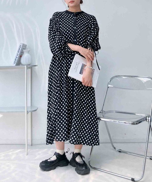 AS KNOW AS plus(アズノゥアズプラス)の「◯袖ドロストゆったりシャツワンピース(シャツワンピース・レディース・ネイビー/ブラック系/ベージュ系その他・FREE)」の10枚目の写真