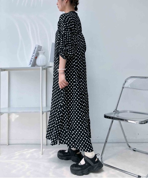 AS KNOW AS plus(アズノゥアズプラス)の「◯袖ドロストゆったりシャツワンピース(シャツワンピース・レディース・ネイビー/ブラック系/ベージュ系その他・FREE)」の13枚目の写真