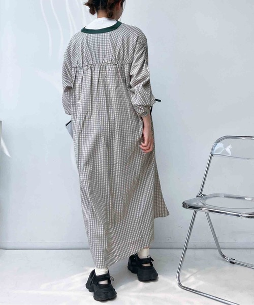 AS KNOW AS plus(アズノゥアズプラス)の「◯袖ドロストゆったりシャツワンピース(シャツワンピース・レディース・ネイビー/ブラック系/ベージュ系その他・FREE)」の20枚目の写真