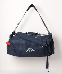 FILA（フィラ）の「【FILA/フィラ】【大容量47L 肩掛け、手持ち、リュックの3WAY仕様】3WAYボストンバッグ 修学旅行 林間学校 部活 旅行 出張 スクリプトロゴ（ボストンバッグ）」