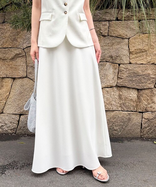 NOLLEY’S Sophi(ノーリーズソフィ)の「《セットアップ対応》ウォッシャブルドライシャンタンナロースカート(スカート・レディース・オフホワイト/ベージュ・38/36)」の4枚目の写真