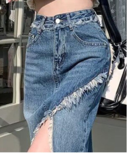 &soiree(アンドソワレ)の「フリンジスリットデニムスカート(デニムスカート・レディース・ブラック/ブルー・SMALL/MEDIUM/LARGE/X-LARGE)」の7枚目の写真