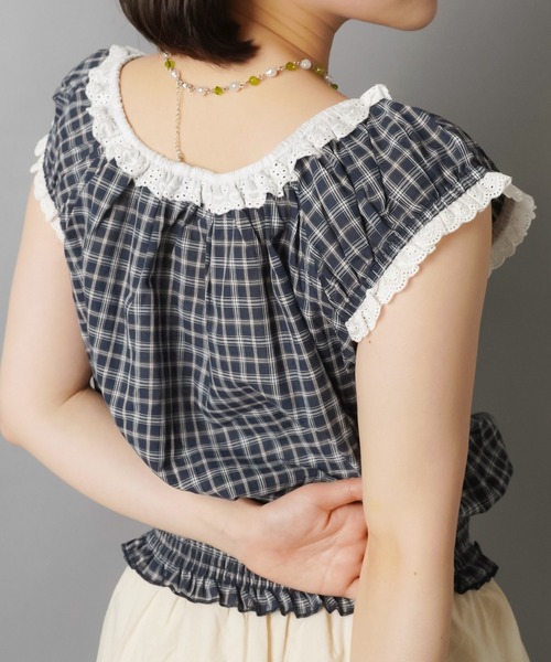 SPINNS（スピンズ）の「ノースリーブブラウス/チェック柄/裾シャーリング/NEO森ガール（シャツ/ブラウス・レディース・ネイビー/ベージュ・ONESIZE）」の7枚目の写真