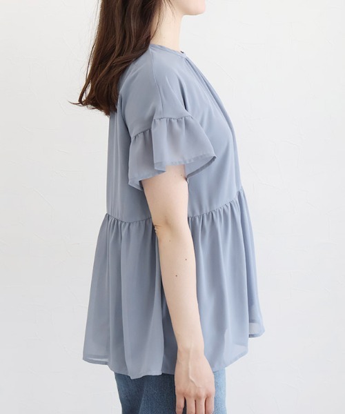 Pierrot(ピエロ)の「インナー付き ペプラムギャザーシフォンブラウス(シャツ/ブラウス・レディース・チャコール/ブルー系その他/グレイッシュベージュ/ネイビー・L/M/LL)」の19枚目の写真