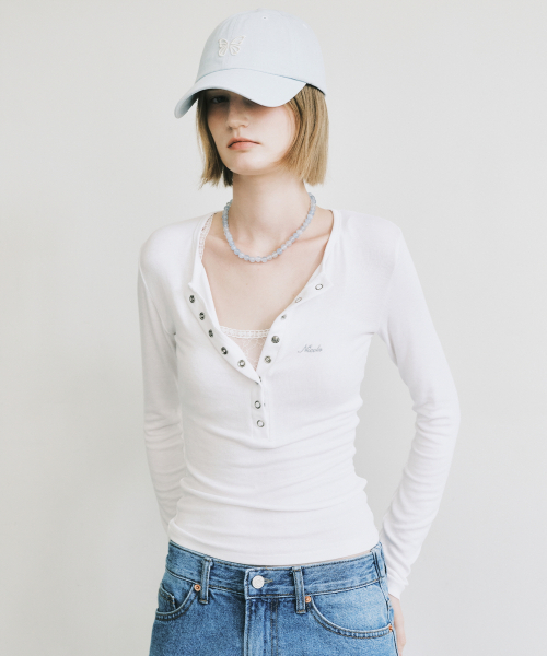 NICK&NICOLE(ニックアンドニコール)の「BUTTON HENLEY NECK TOP_IVORY(Tシャツ/カットソー・レディース・その他・FREE)」の1枚目の写真