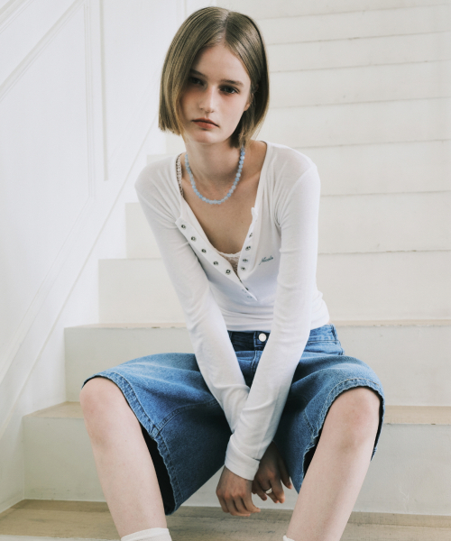 NICK&NICOLE(ニックアンドニコール)の「BUTTON HENLEY NECK TOP_IVORY(Tシャツ/カットソー・レディース・その他・FREE)」の2枚目の写真
