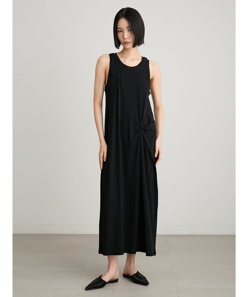 MIESROHE(ミースロエ)の「ドレープカットワンピース(ワンピース・レディース・ホワイト/マルチ/ブラック・0/1)」の6枚目の写真