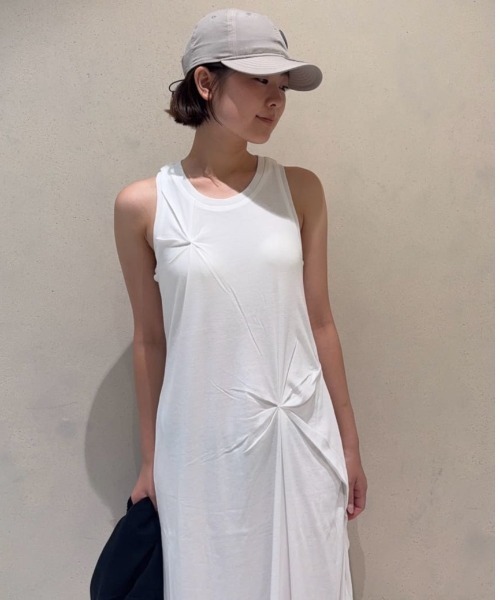 MIESROHE(ミースロエ)の「ドレープカットワンピース(ワンピース・レディース・ホワイト/マルチ/ブラック・0/1)」の19枚目の写真