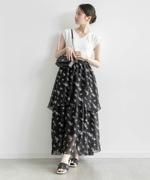 RANDA(ランダ)の「ニットドッキングフラワーティアードワンピース(ワンピース・レディース・ホワイト/ブラウン/ベージュ・1/0)」の1枚目の写真
