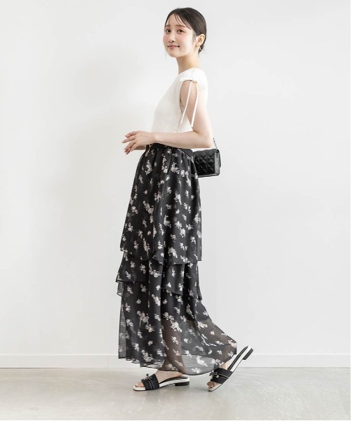 RANDA(ランダ)の「ニットドッキングフラワーティアードワンピース(ワンピース・レディース・ホワイト/ブラウン/ベージュ・1/0)」の7枚目の写真
