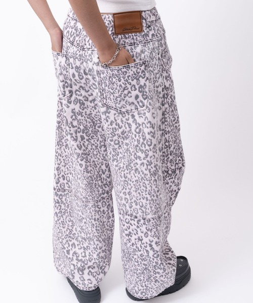 atmos pink(アトモスピンク)の「atmos pink Leopard Curve Pants / アトモス ピンク レオパード カーブ パンツ(その他パンツ・レディース・ピンク/ブルー/ブラウン・M/S)」の10枚目の写真