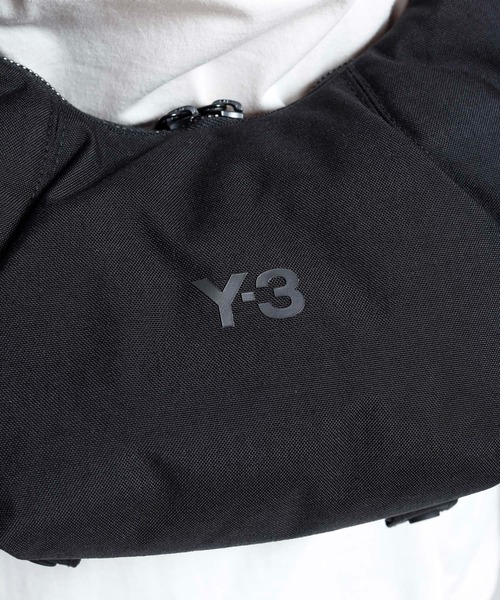 Y-3(ワイスリー)の「Y-3 CRESCENT BAG(ボディバッグ/ウエストポーチ・メンズ・ブラック・ONE SIZE)」の4枚目の写真