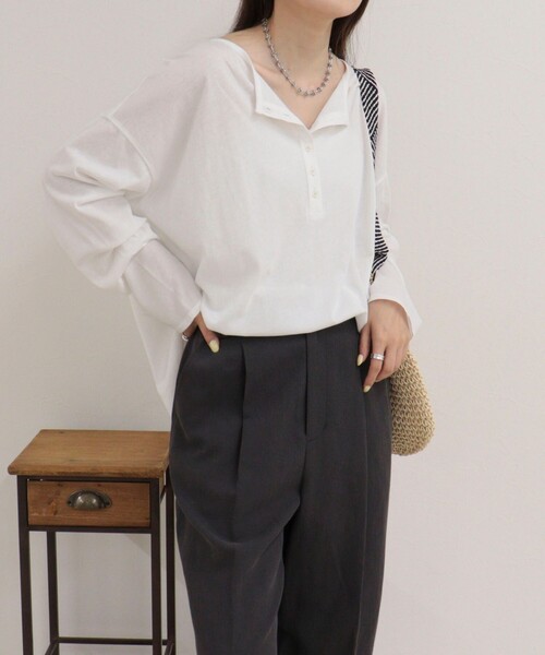 fredy emue(フレディエミュ)の「ヘンリー2WAYルーズロンTシャツ(Tシャツ/カットソー・レディース・ピンク/グレー/ライトグリーン/オフホワイト・38)」の14枚目の写真