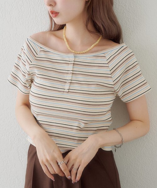 Kastane(カスタネ)の「【無地&ボーダー】オフショルリブ半袖tee(Tシャツ/カットソー・レディース・レッド/ブラック/オフホワイト/アイボリー・FREE)」の17枚目の写真