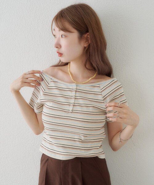 Kastane(カスタネ)の「【無地&ボーダー】オフショルリブ半袖tee(Tシャツ/カットソー・レディース・レッド/ブラック/オフホワイト/アイボリー・FREE)」の20枚目の写真