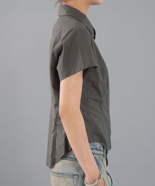 CONZ(コンズ)の「fitted zip up shirt short sleeve(シャツ/ブラウス・レディース・ネイビー/カーキ/ダークグレー・1/2)」の9枚目の写真