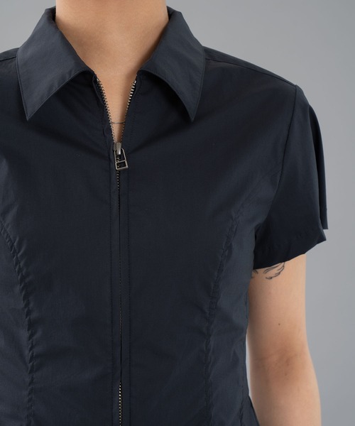 CONZ(コンズ)の「fitted zip up shirt short sleeve(シャツ/ブラウス・レディース・ネイビー/カーキ/ダークグレー・1/2)」の14枚目の写真