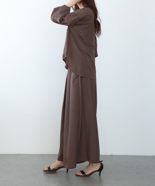 Jines(ジネス)の「ドット柄タックワイドパンツ(スラックス・レディース・モカ/ラベンダー/ブラック・38)」の8枚目の写真