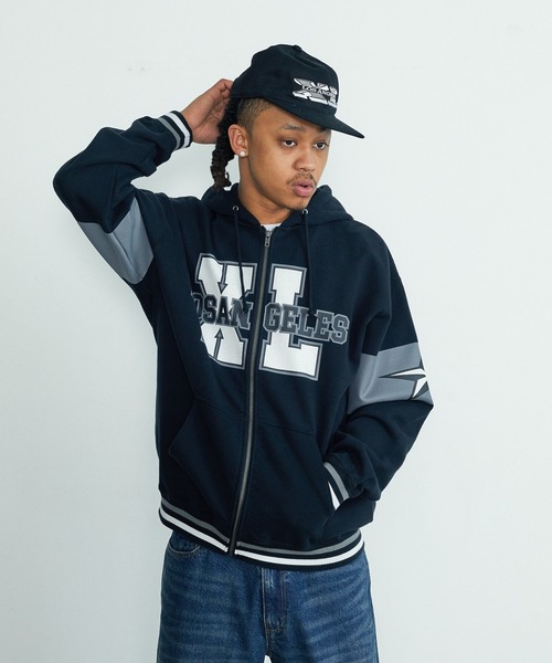 XLARGE(エクストララージ)の「VARSITY ZIP HOODED SWEATSHIRT(パーカー・メンズ・グリーン/ブラック/ブラウン・XL/L/M/S)」の1枚目の写真