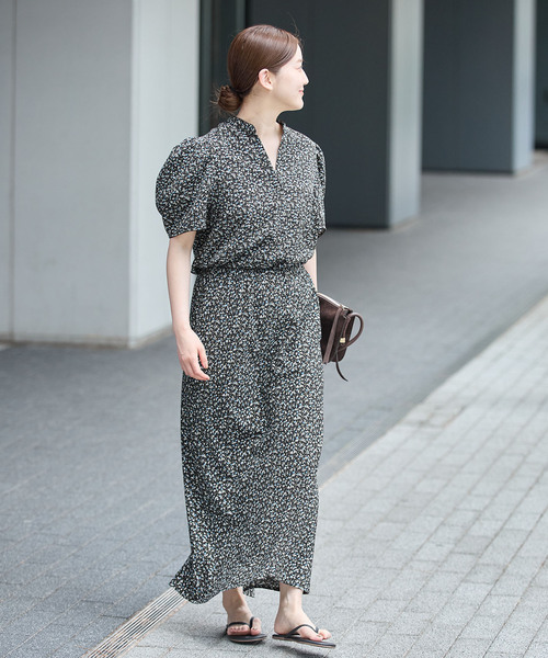 IENA(イエナ)の「《追加2/セットアップ対応》ソフトヴィンテージフラワーブラウス(シャツ/ブラウス・レディース・ブラック・FREE)」の13枚目の写真