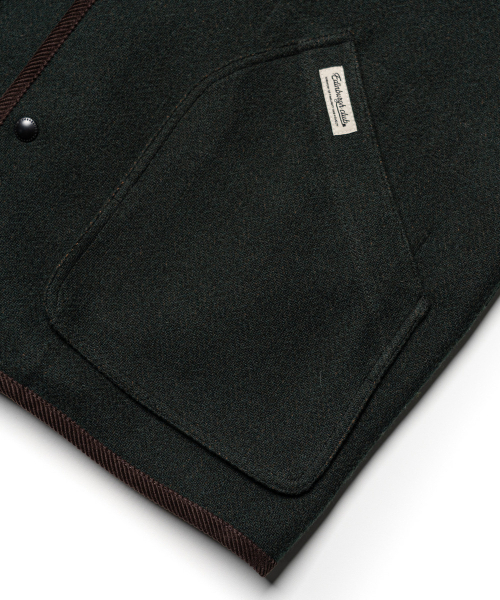 EDINBURGH CLUB（エディンバラクラブ）の「WOOL BLENDED HERRINGBONE HUNTING JACKET [D/GREEN]（ミリタリージャケット・メンズ・ダークグリーン・SMALL/MEDIUM/LARGE/X-LARGE）」の7枚目の写真