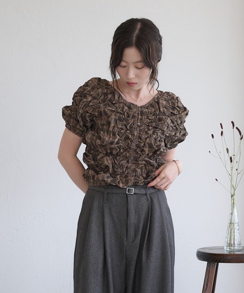 raffime(ラフィミー)の「【Raffime】くしゅくしゅシャーリングトップス(シャツ/ブラウス・レディース・ネイビー/ブラウン/ボルドー・フリー)」の4枚目の写真