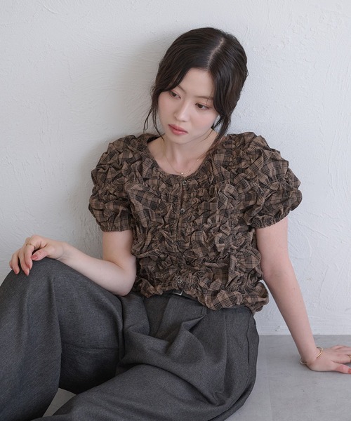 raffime(ラフィミー)の「【Raffime】くしゅくしゅシャーリングトップス(シャツ/ブラウス・レディース・ネイビー/ブラウン/ボルドー・フリー)」の7枚目の写真