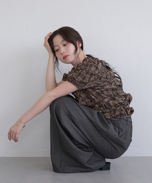 raffime(ラフィミー)の「【Raffime】くしゅくしゅシャーリングトップス(シャツ/ブラウス・レディース・ネイビー/ブラウン/ボルドー・フリー)」の9枚目の写真