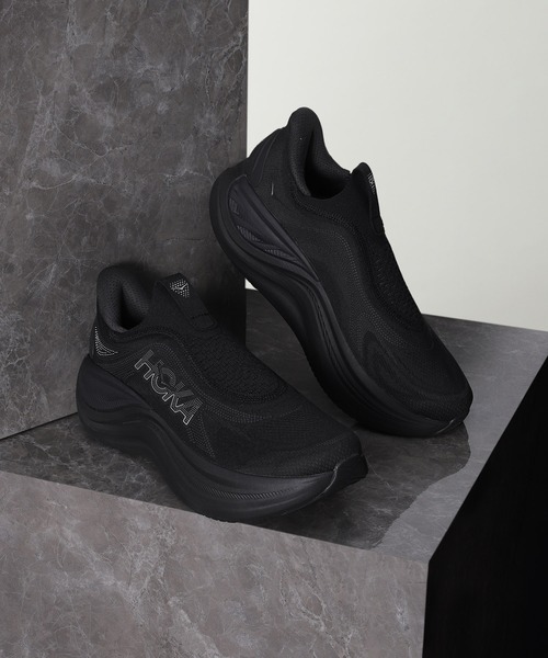 HOKA(ホカ)の「M SKYWARD LACELESS 1168876-BBLC(スニーカー・メンズ・ブラック・26.5cm/28cm/27.5cm/27cm/26cm)」の1枚目の写真